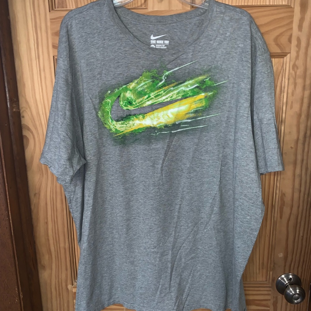 Men’s Nike tee